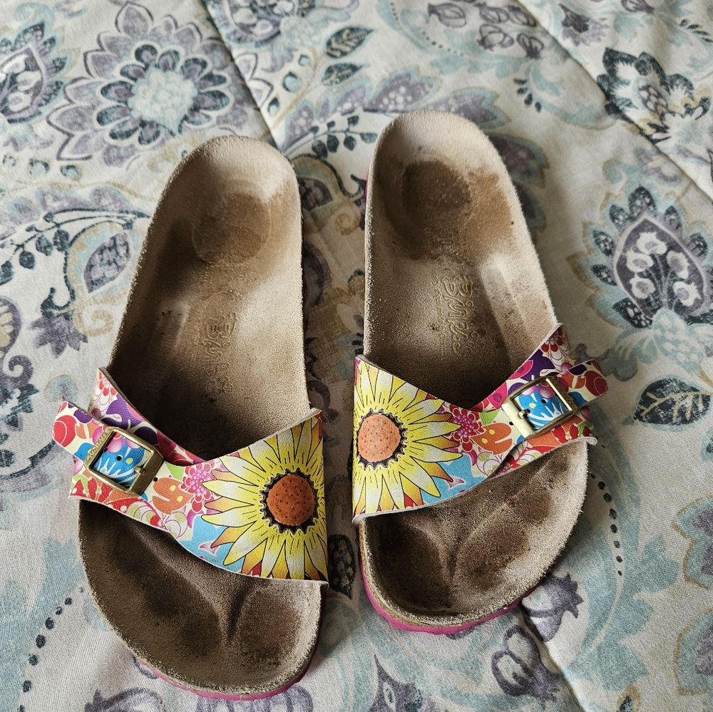 4 pairs of Birkenstocks- sz 9 (40) - Picture 2 of 5